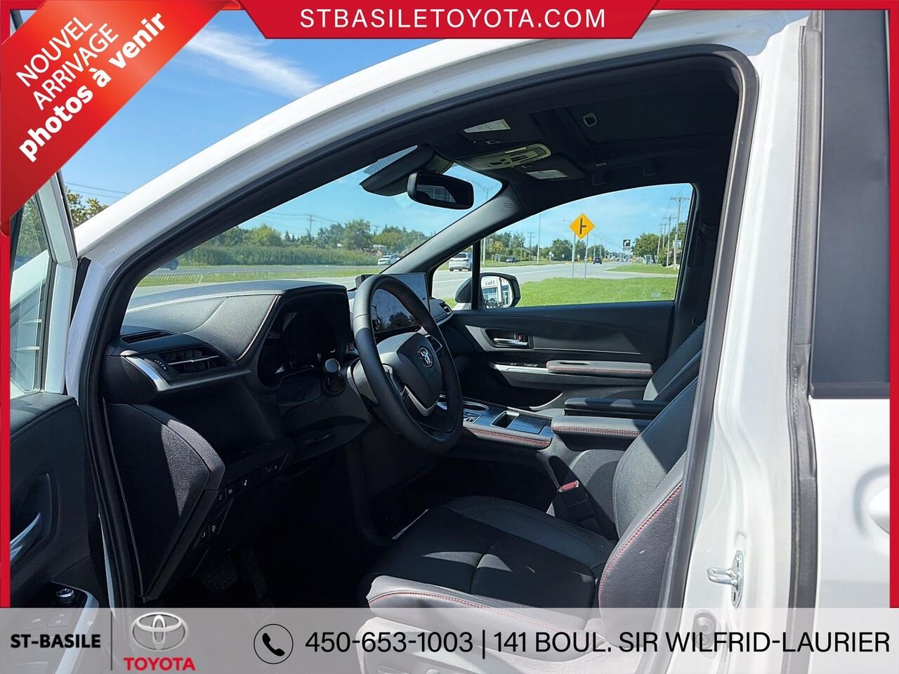 2025 TOYOTA SIENNA HYBRIDE White Saint-Basile-le-Grand - photo #5