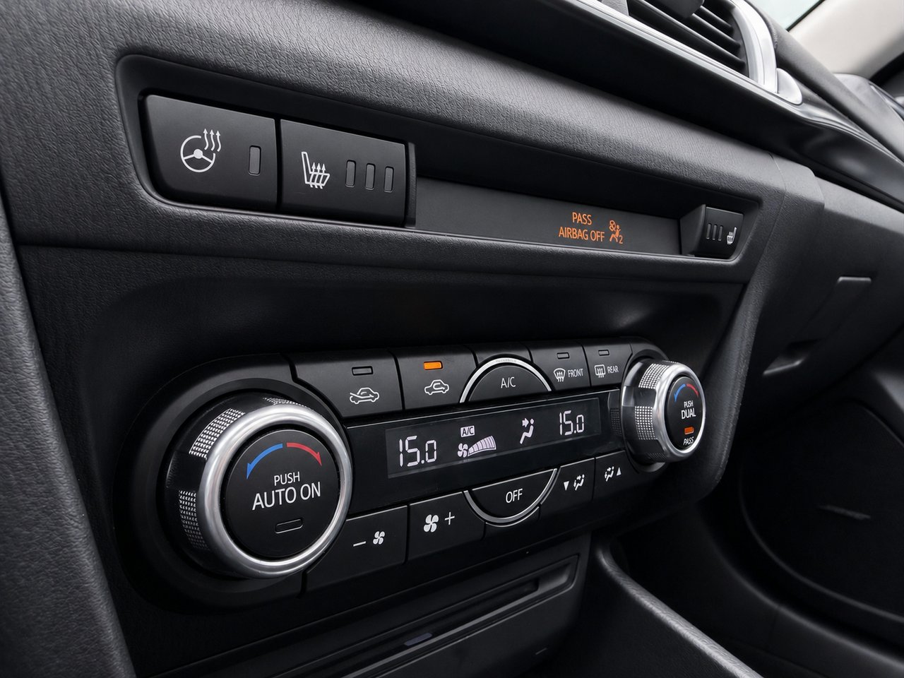 2018 Mazda Mazda3 Silver Châteauguay - photo #11