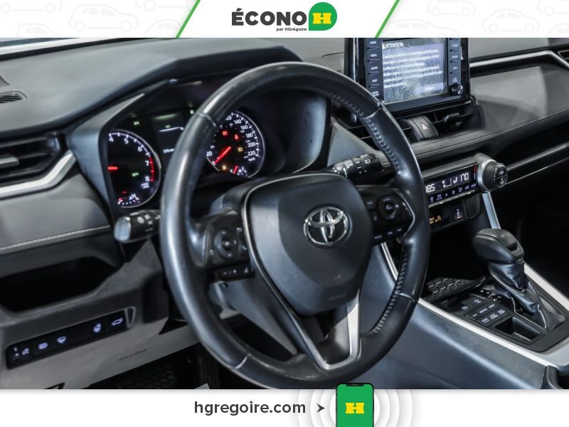 2019 Toyota Rav 4 White Laval - photo #9