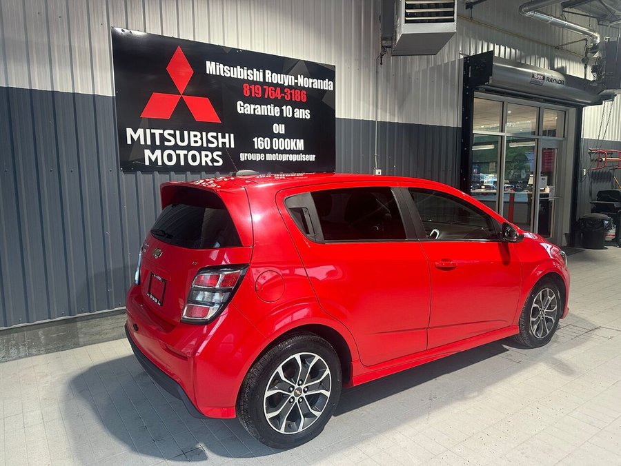 Chevrolet Sonic LT à hayon 5 portes BA 2017 Rouge