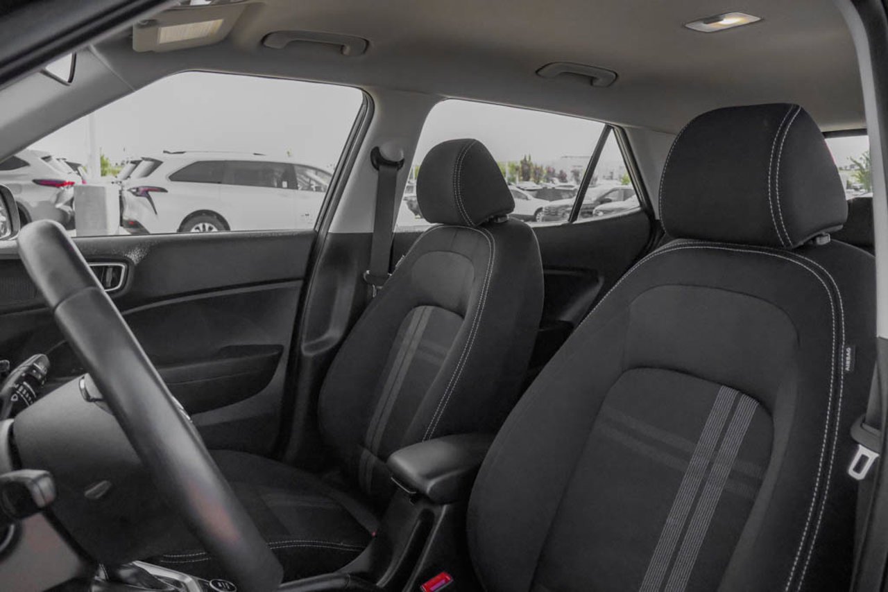 2026 Hyundai Venue Preferred IVT Black Sherwood Park - photo #28