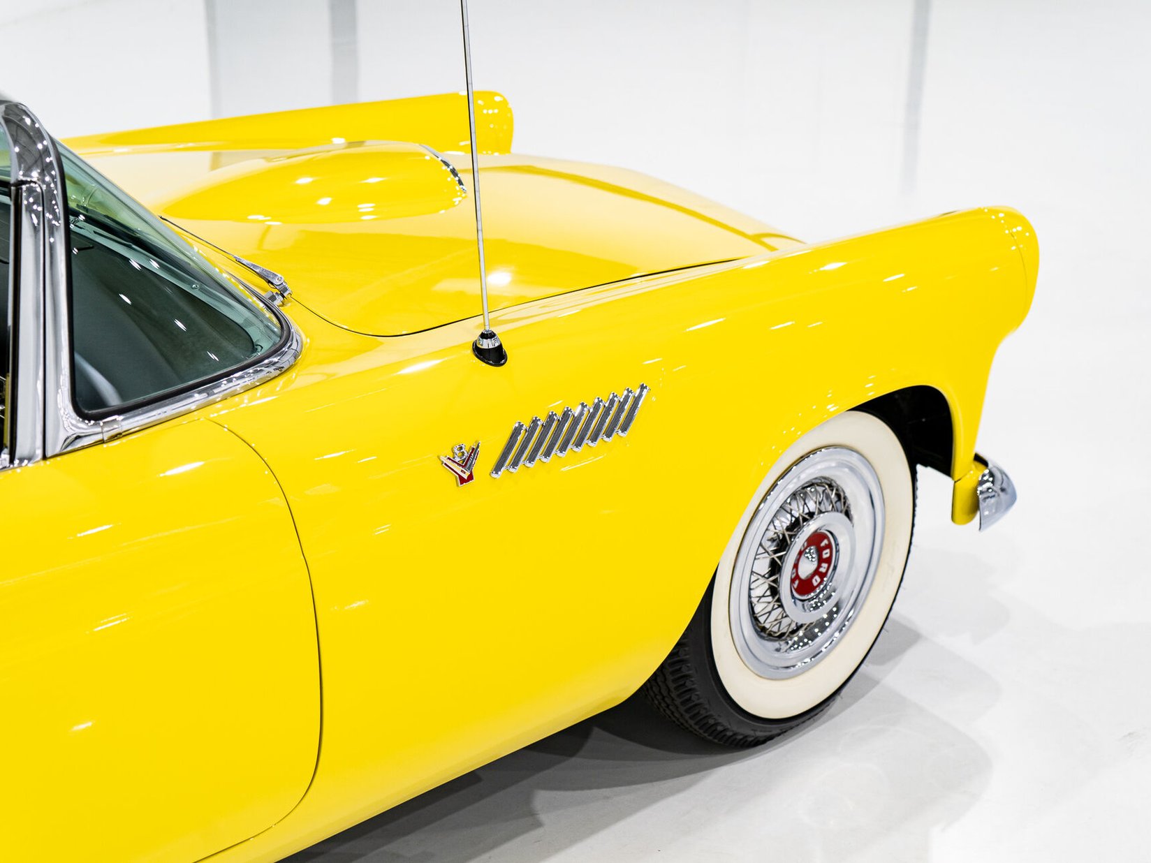 Ford Thunderbird **PRICE IN USD** Fully restored 1955 Montréal - photo #34