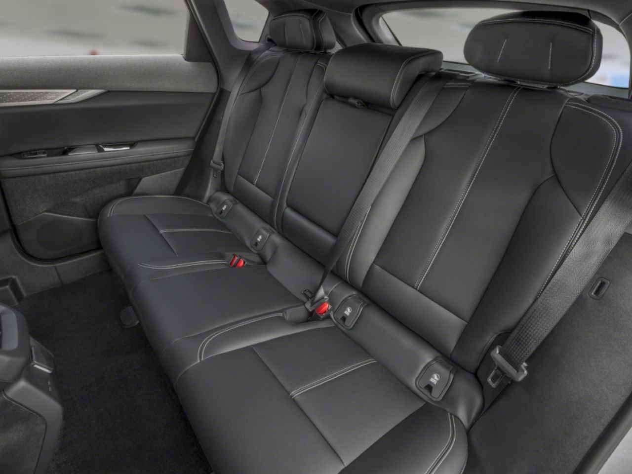 CADILLAC OPTIQ Sport haut de gamme 4 portes 2027 Noir corbeau Montmagny - photo #5