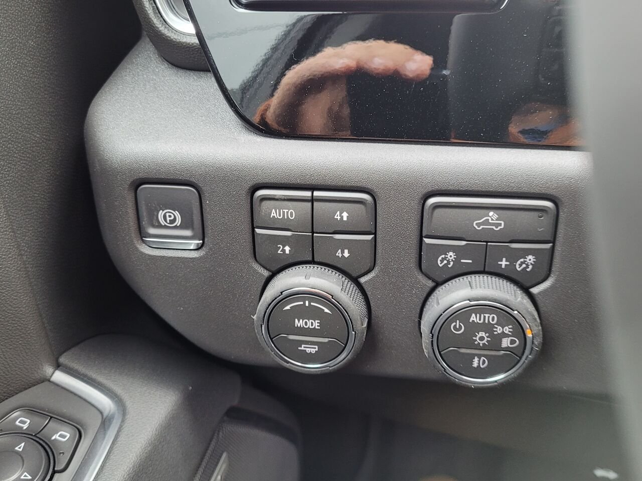 Chevrolet Silverado 1500 RST cabine multiplace 4RM 157 po 2026 BLANC SOMMET Thetford Mines - photo #9