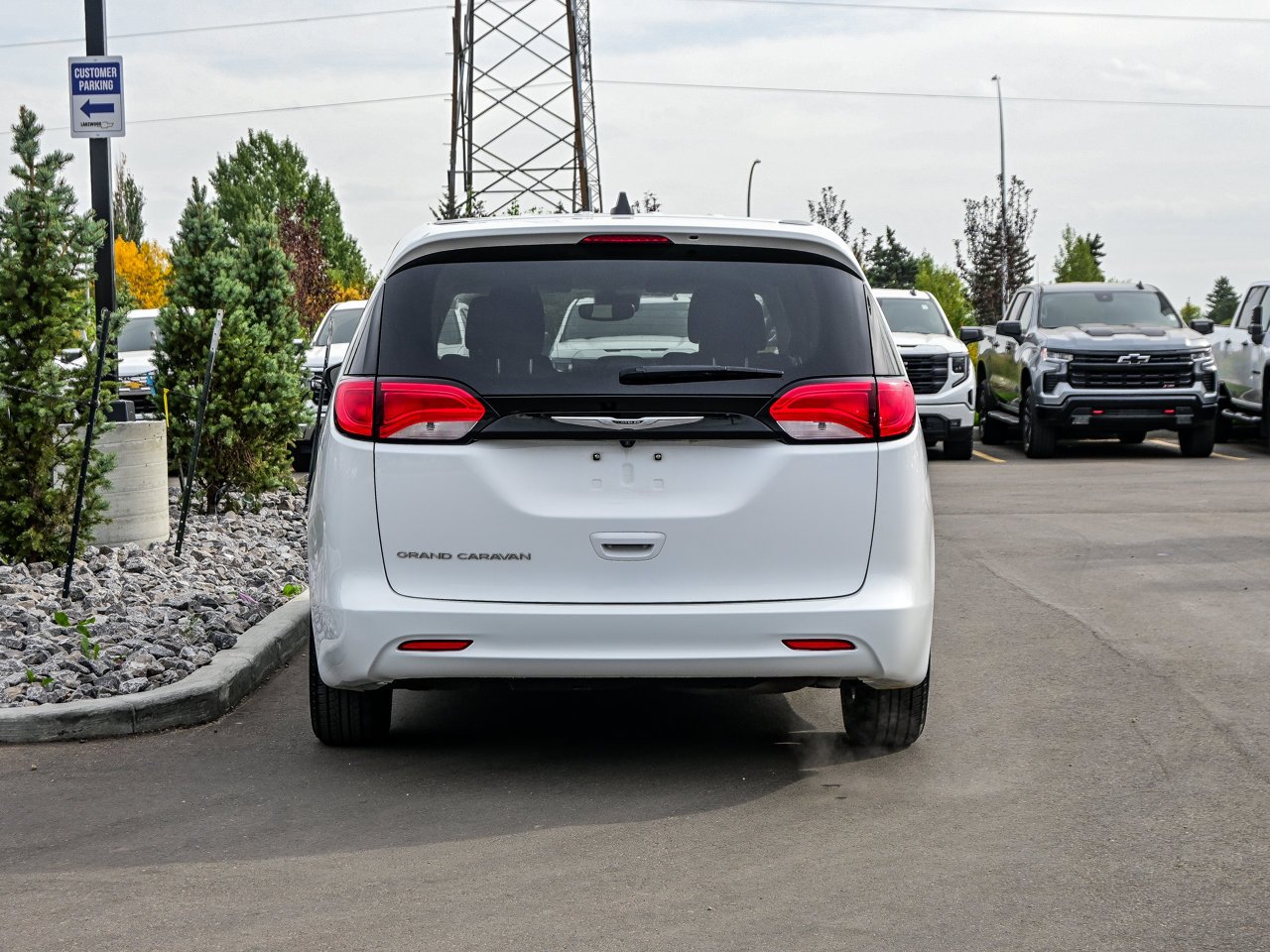 2024 Chrysler Grand Caravan SXT 2WD White Sherwood Park - photo #11