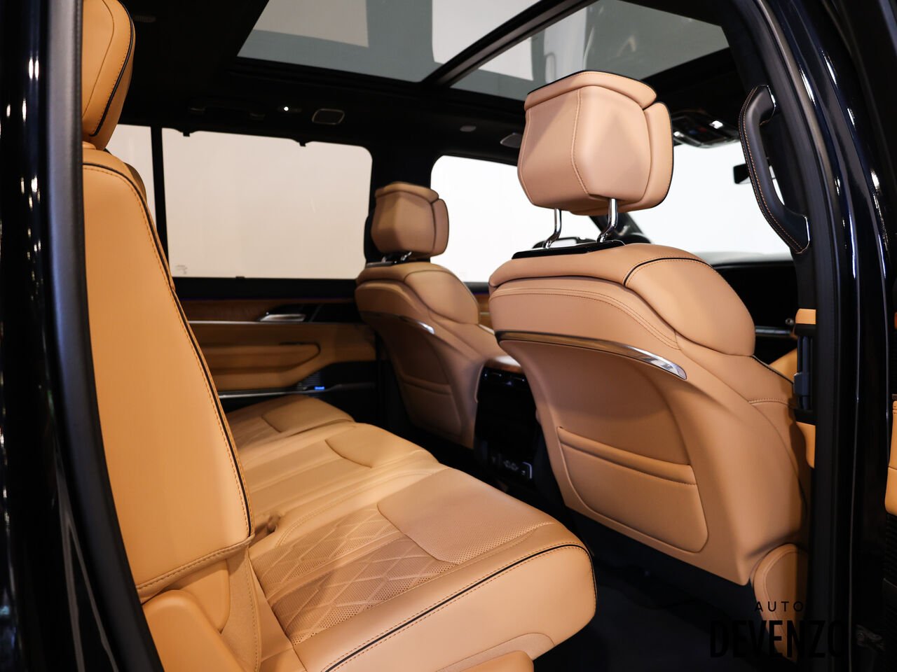 2024 Jeep Grand Wagoneer Blue Saint-Eustache - photo #9