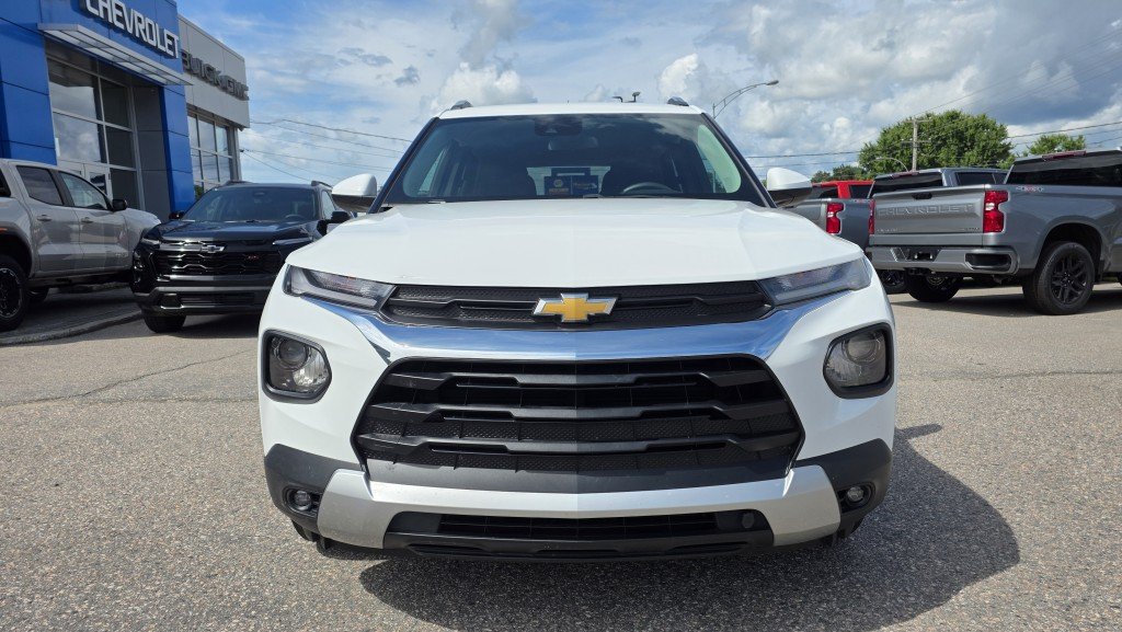 2022 CHEVROLET TrailBlazer LT FWD White Mont-Laurier - photo #1
