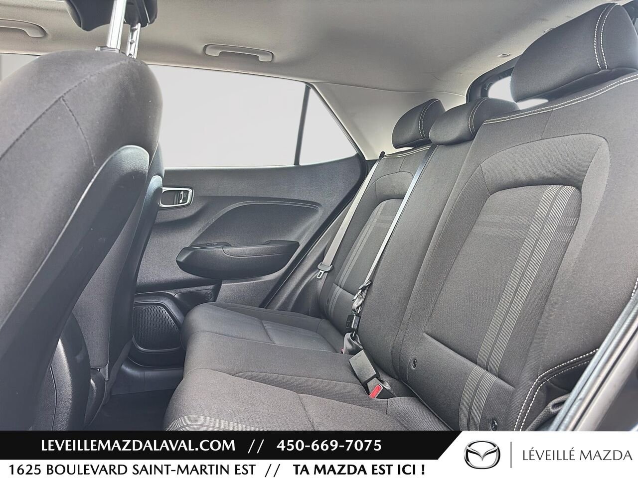 2020 Hyundai Venue Trend IVT Black Laval - photo #14