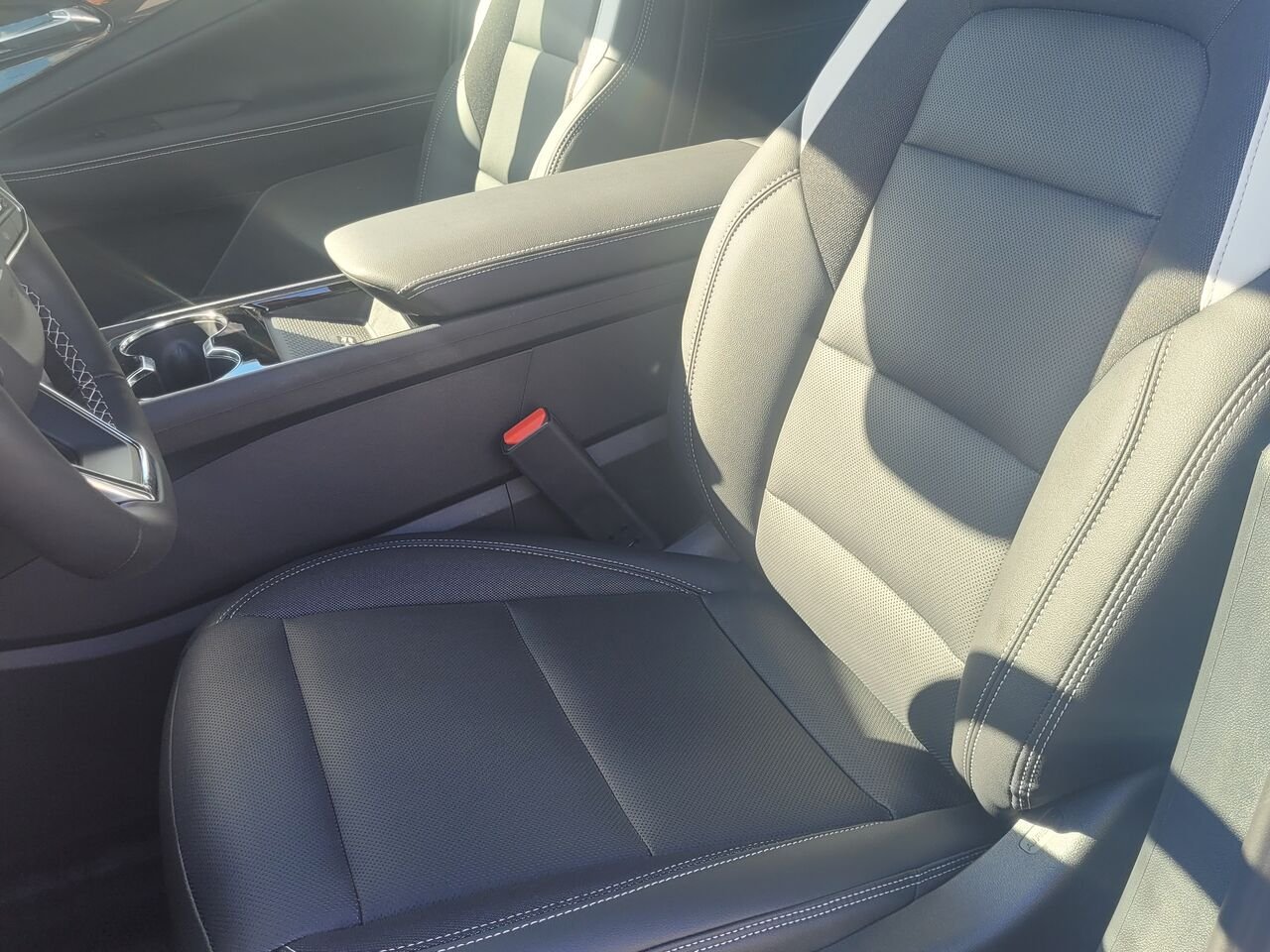 2026 Chevrolet Blazer EV Traction intégrale, 4 portes LT RIPTIDE BLUE METALLIC Thetford Mines - photo #11