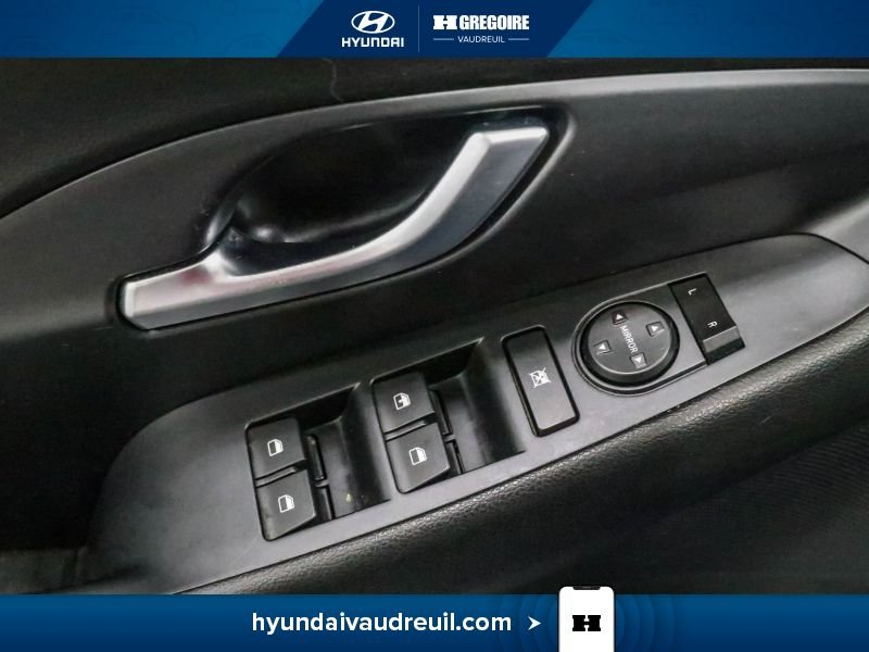 2018 Hyundai Elantra Blue Laval - photo #16
