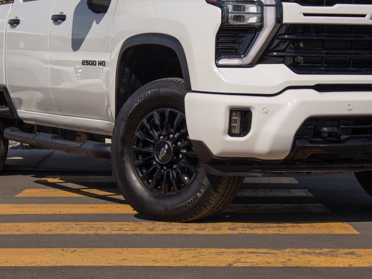 2024 Chevrolet Silverado 2500HD 4WD Crew Cab 159 LTZ White Sherwood Park - photo #5