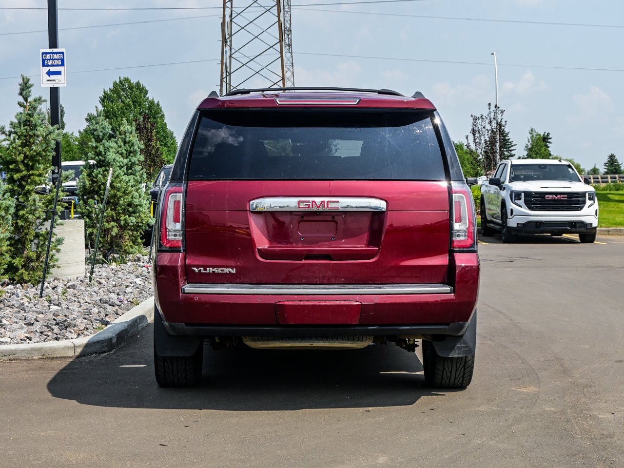 2017 GMC Yukon 4WD 4dr Denali Red Sherwood Park - photo #10