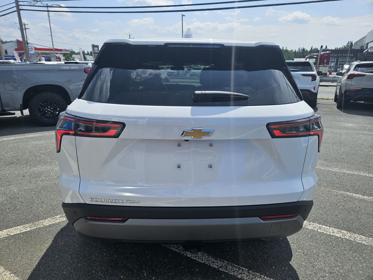 Chevrolet Equinox LT 4 portes à transmission intégrale avec 2LT 2027 Blanc sommet Thetford Mines - photo #4