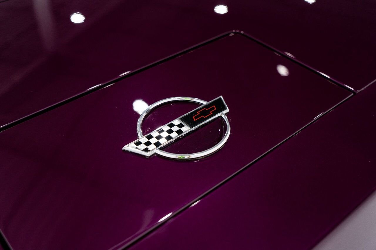 1995 Chevrolet Corvette *PRIX EN USD* RPO Z4Z PACE CAR PRESENTED IN DELIVERY PACKAGING WITH ONLY 192MILES (307KM) FROM NEW White Montreal - photo #61