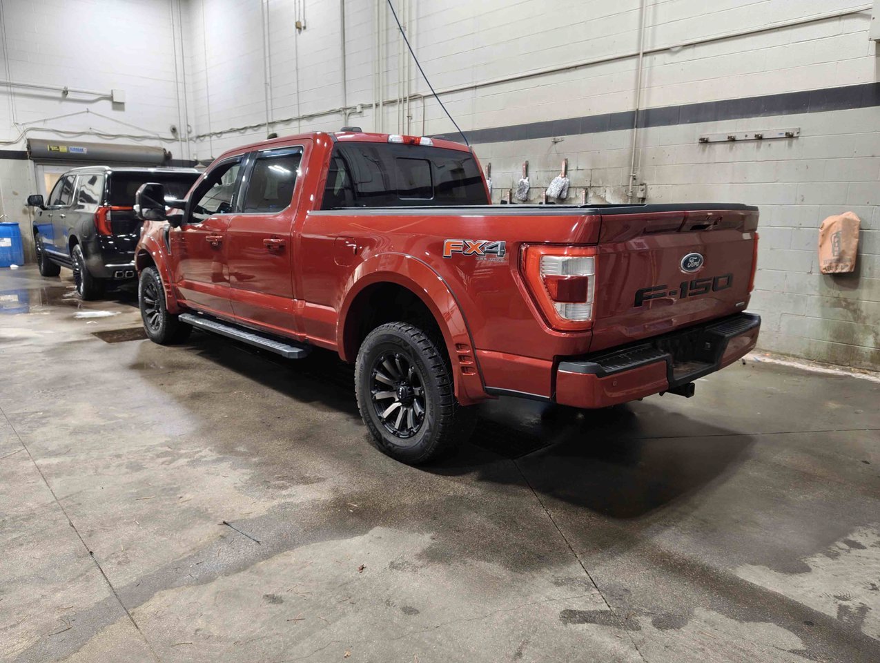 2021 Ford F-150 LARIAT 4WD SuperCrew 6.5' Box Red Sherwood Park - photo #4