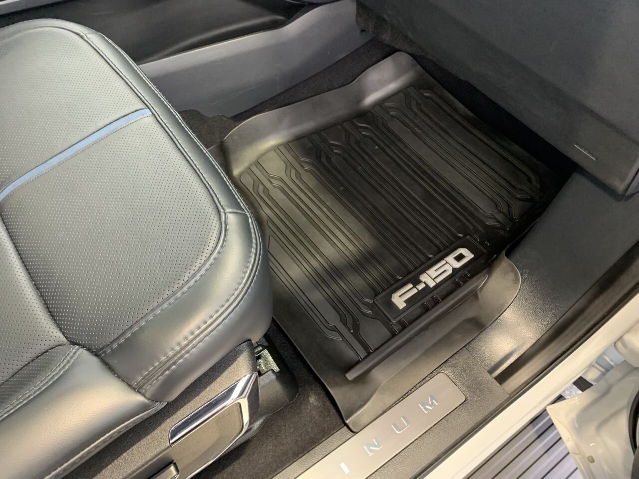 2024 Ford F-150 PLATINUM Grey Châteauguay - photo #22