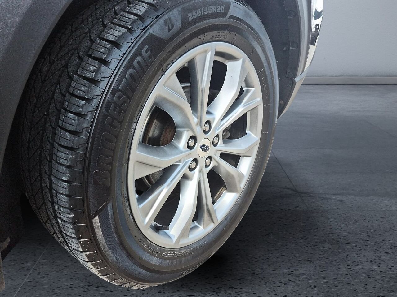 2020 Ford Explorer Black Saint-Jérôme - photo #5