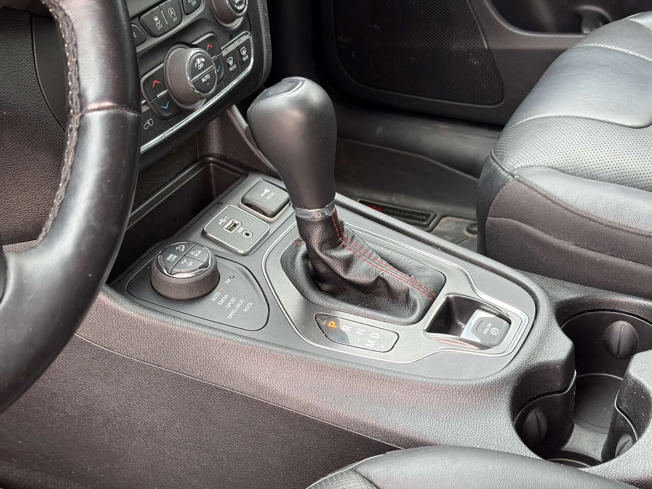 2020 Jeep Cherokee Grey Gatineau - photo #18