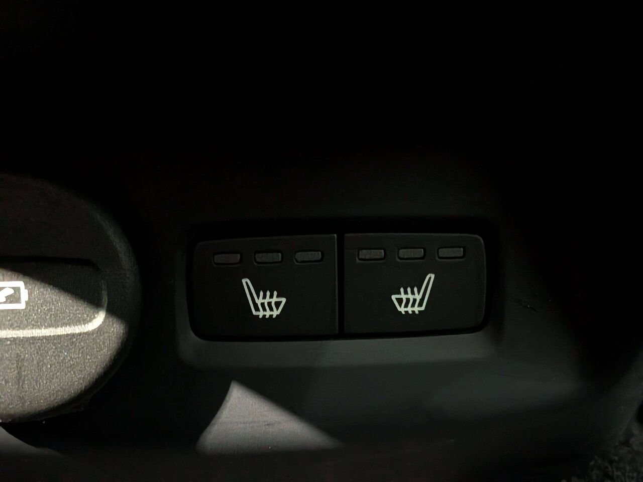 2022 Polestar 2 Long Range Dual Motor Grey Val-David - photo #12