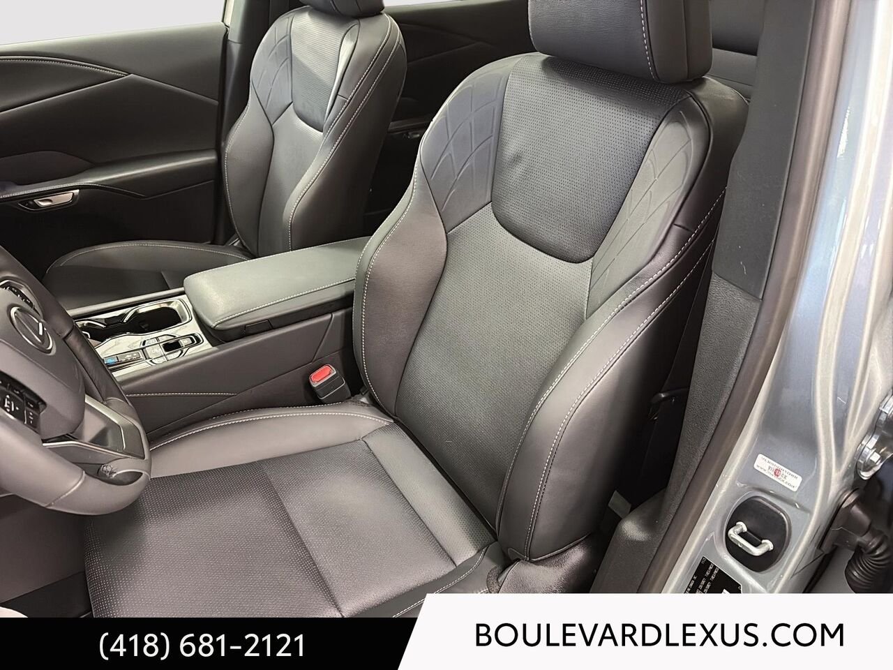 Lexus RX 601184 | RX 350 LUXE TI 2026 Argent Québec - photo #8