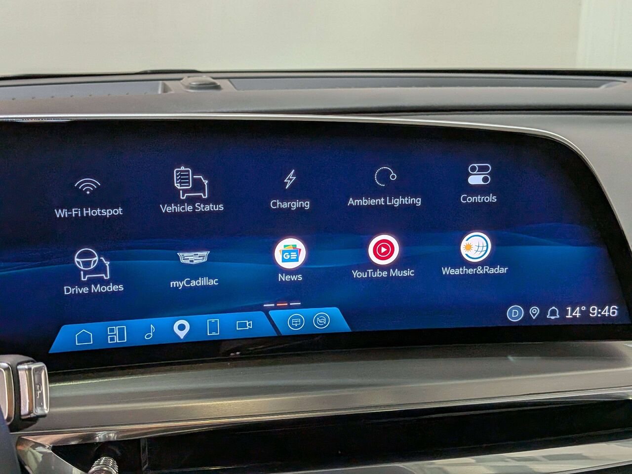 2024 Cadillac LYRIQ 4dr Sport w/1SF Red Val-David - photo #24