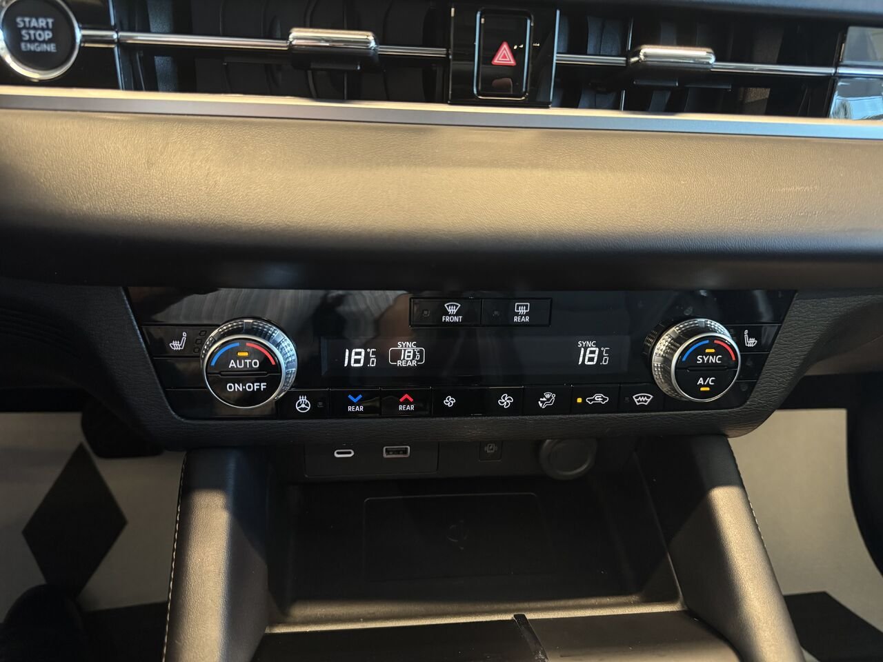 Mitsubishi Outlander 2024 Gris Saint-Eustache - photo #23