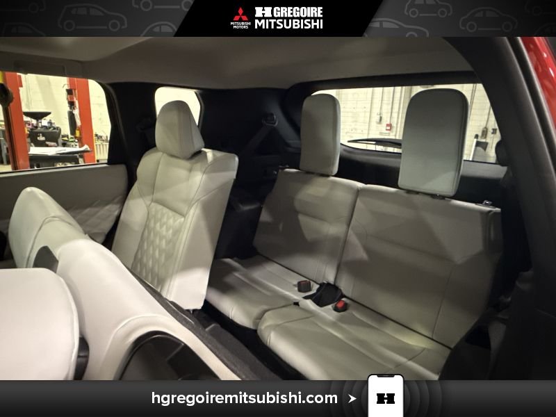 2024 Mitsubishi Outlander Red Laval - photo #30