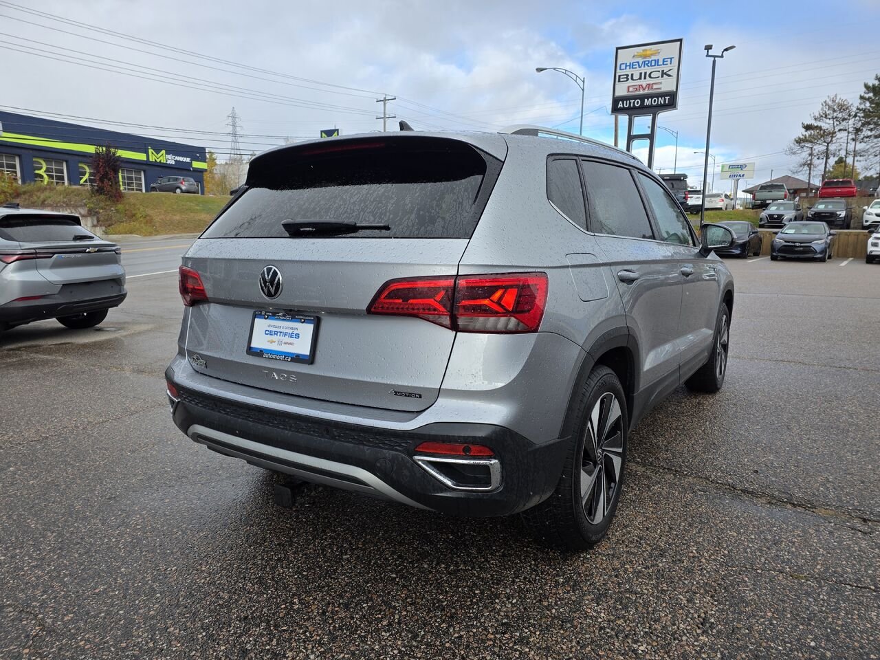 Volkswagen Taos Highline 4Motion 2024 Gris Mont-Laurier - photo #5
