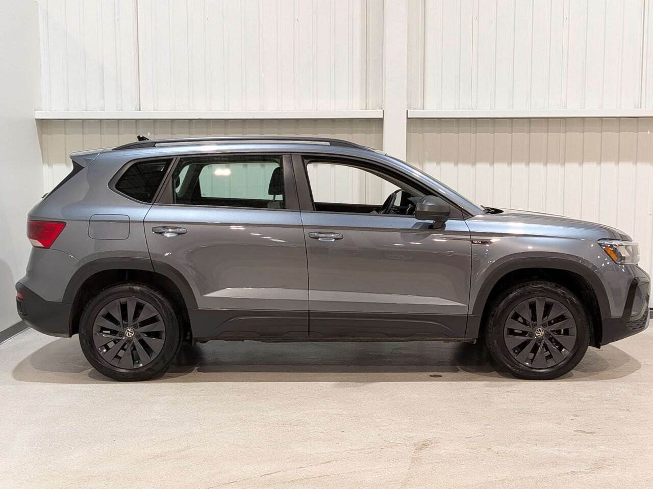 2024 Volkswagen Taos Trendline FWD Grey Val-David - photo #1