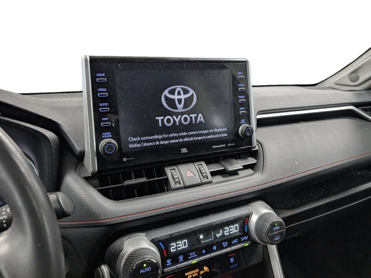 Toyota RAV4 Trail OFFROAD/SIÈGES CHAUFFANTS/TOIT OUVRANT/VOLANT CHAUFFANT/AC BIZONE 2022 Noir minuit métallisé Sherbrooke - photo #16