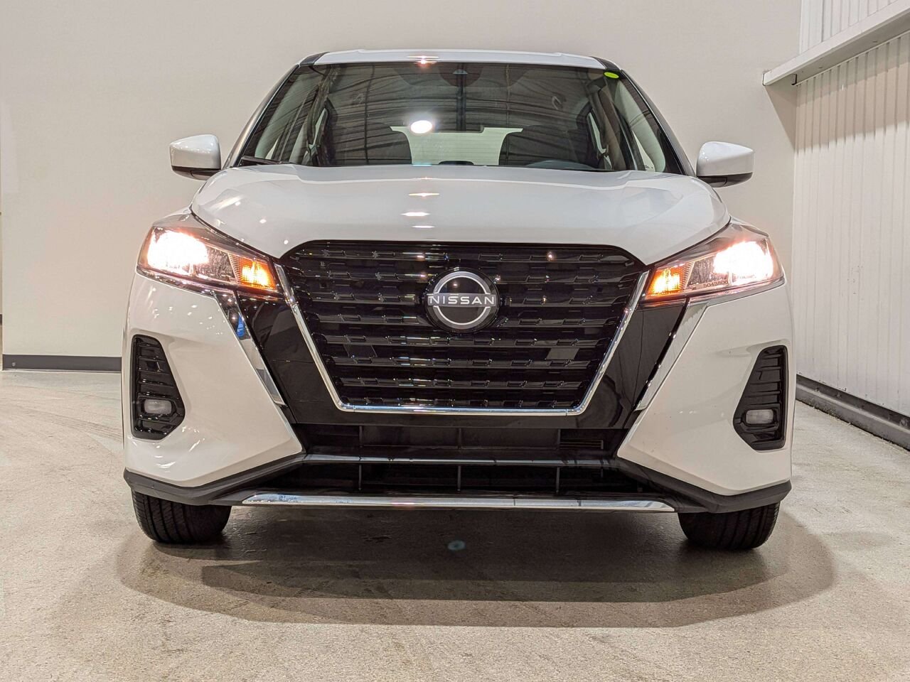 Nissan Kicks S FWD 2024 Blanc Mirabel - photo #1