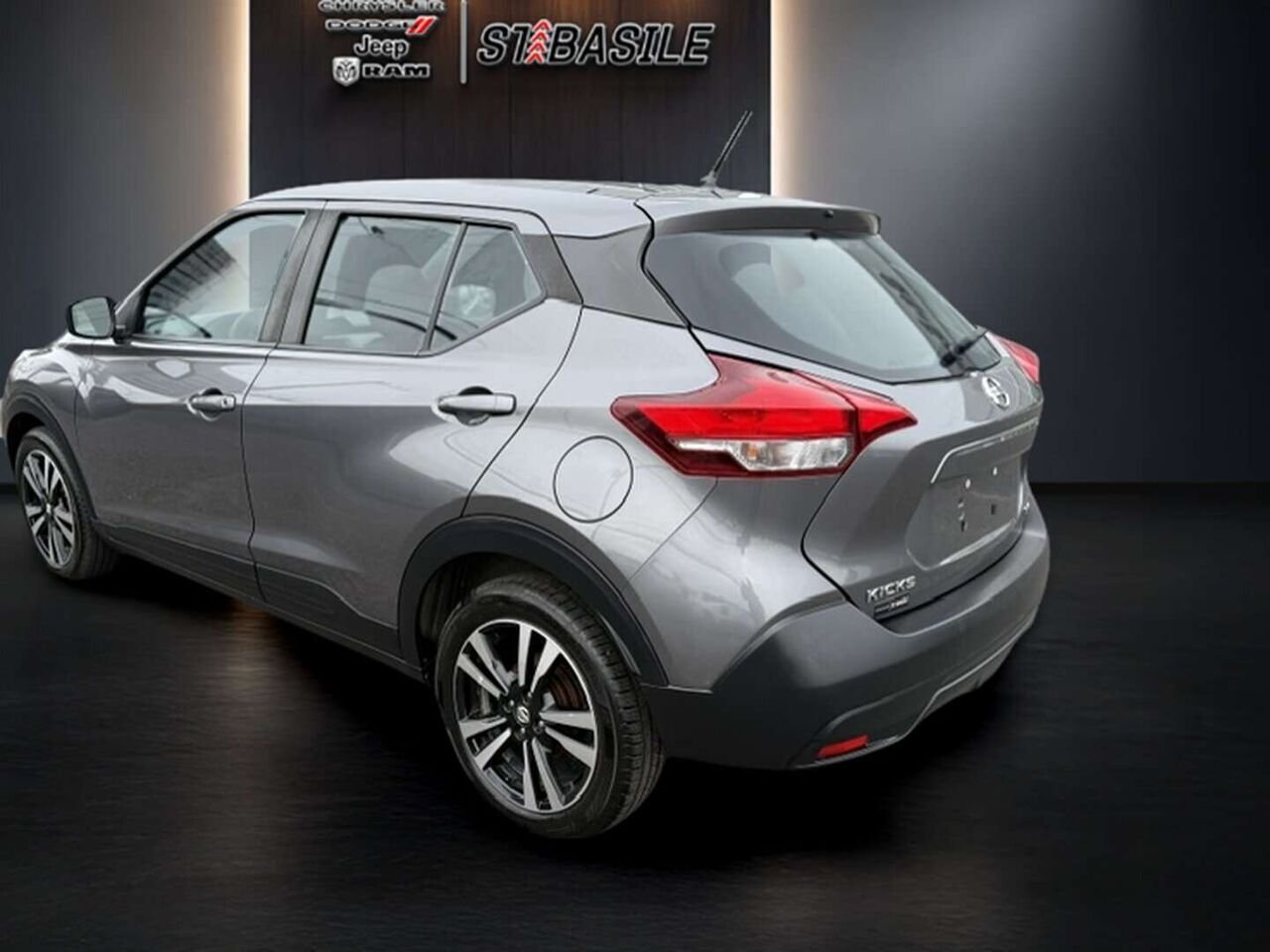 Nissan Kicks 2019 Gris Saint-Basile-le-Grand - photo #17