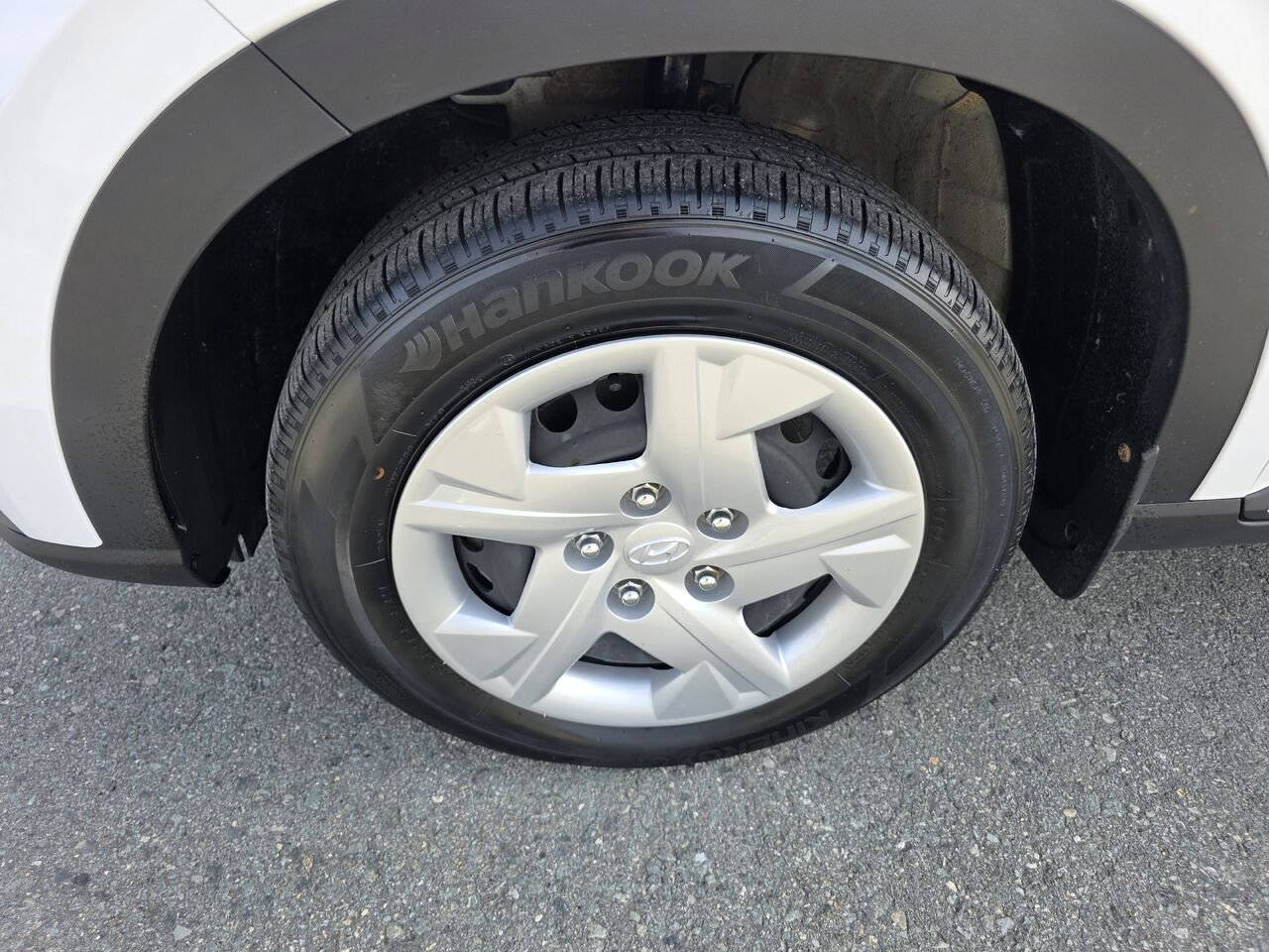 2021 Hyundai Venue Essential IVT avec couleur deux tons White Rouyn-Noranda - photo #9