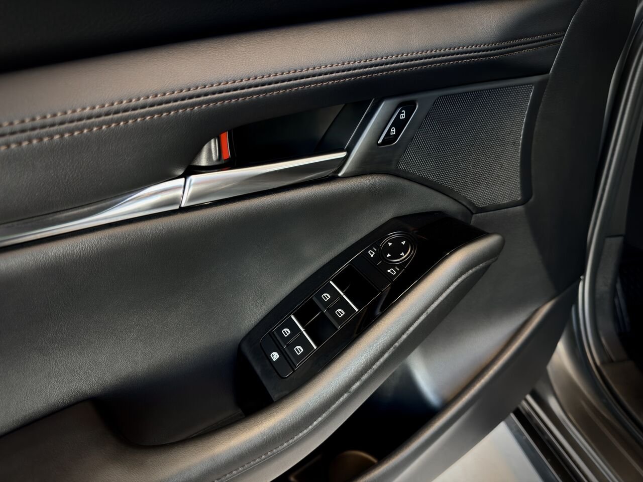 2025 Mazda Mazda3 Grey Notre-Dame-des-Prairies - photo #31