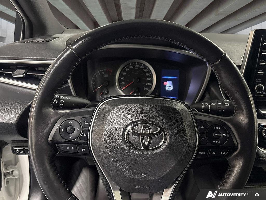 2020 Toyota Corolla Hatchback 2602172B | SE, well maintained local trade in White Edmonton - photo #12