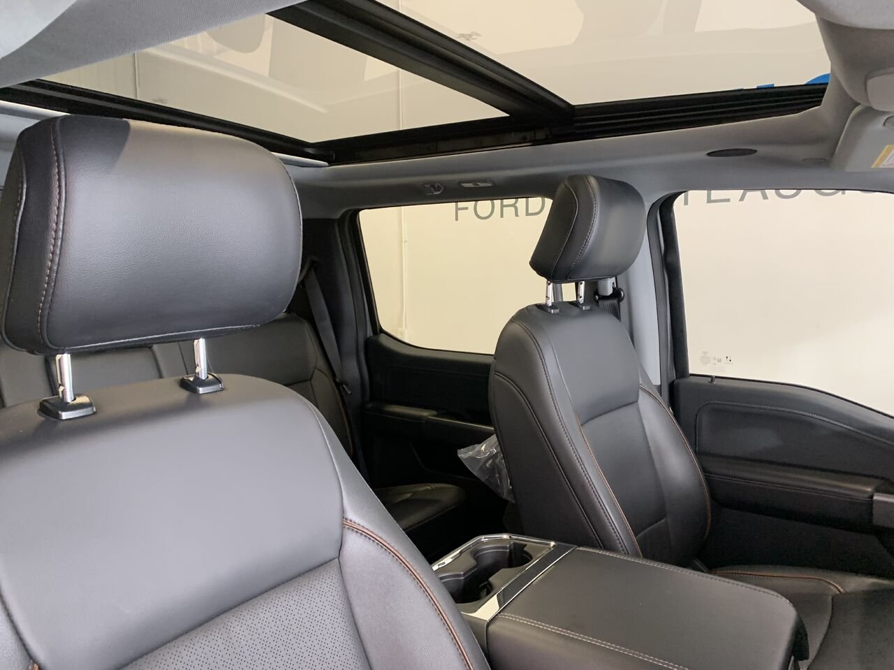 2025 Ford Super Duty F-250 SRW LARIAT LARIAT cabine 6 places 4RM caisse de 6,75 pi Grey Châteauguay - photo #22