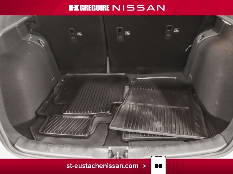 2024 Nissan Kicks White Laval - photo #27