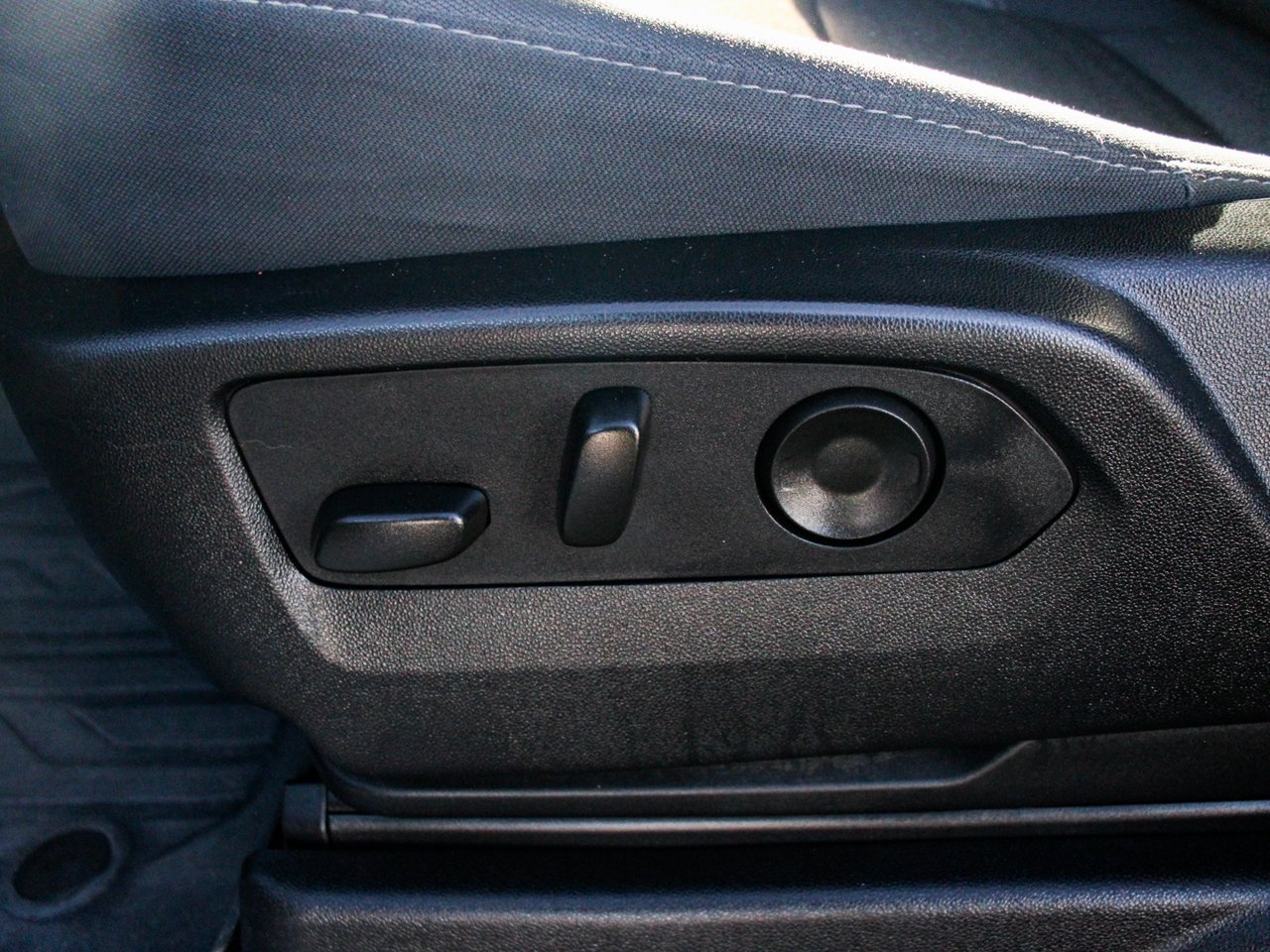 2023 GMC Yukon 4WD 4dr SLE Grey Sherwood Park - photo #14