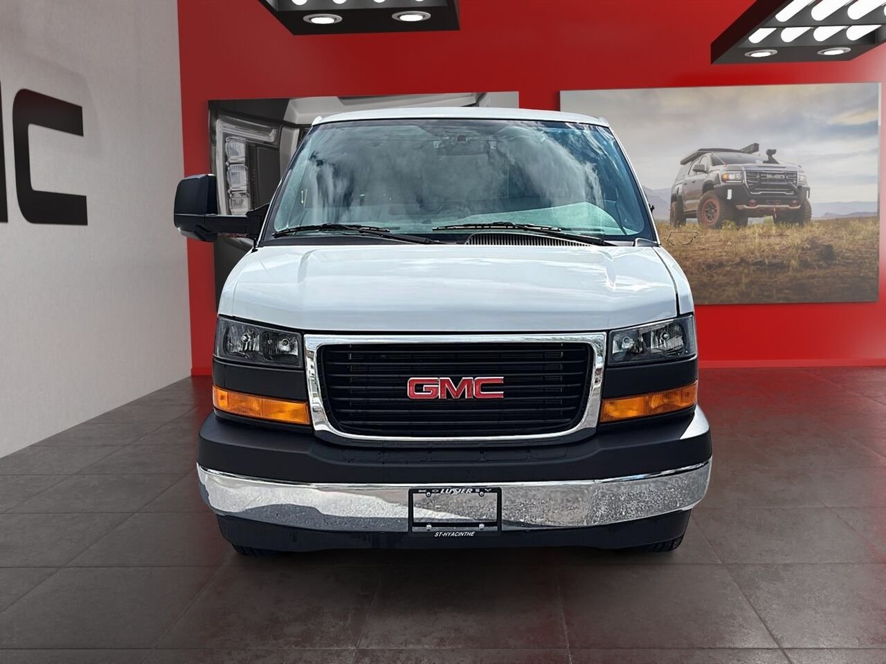 GMC Fourgonnette commerciale tronquée Savana 3500 fourgonnette 139 po 2026 BLANC SOMMET Saint-Hyacinthe - photo #1
