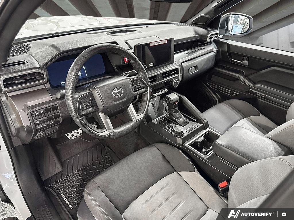 2024 Toyota Tacoma 2602278A | 4x4 Double Cab Auto White Edmonton - photo #11