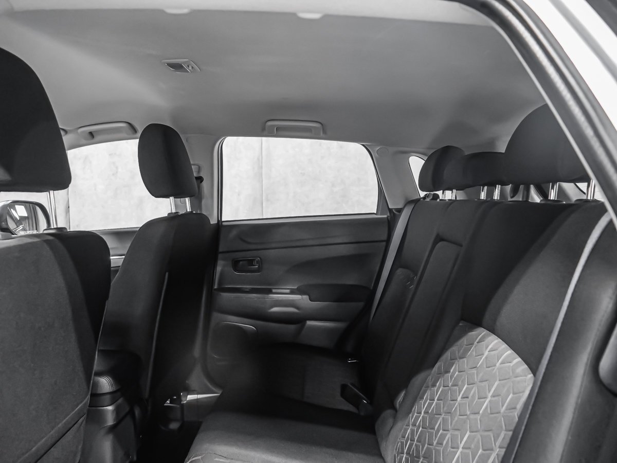 2025 Mitsubishi RVR ES FWD CARPLAY CAMÉRA SIÈGES CHAUFFANTS Grey Montreal - photo #11
