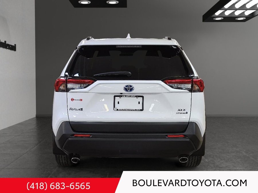 Toyota RAV4 Hybride XLE, AWD 2024 Blanc