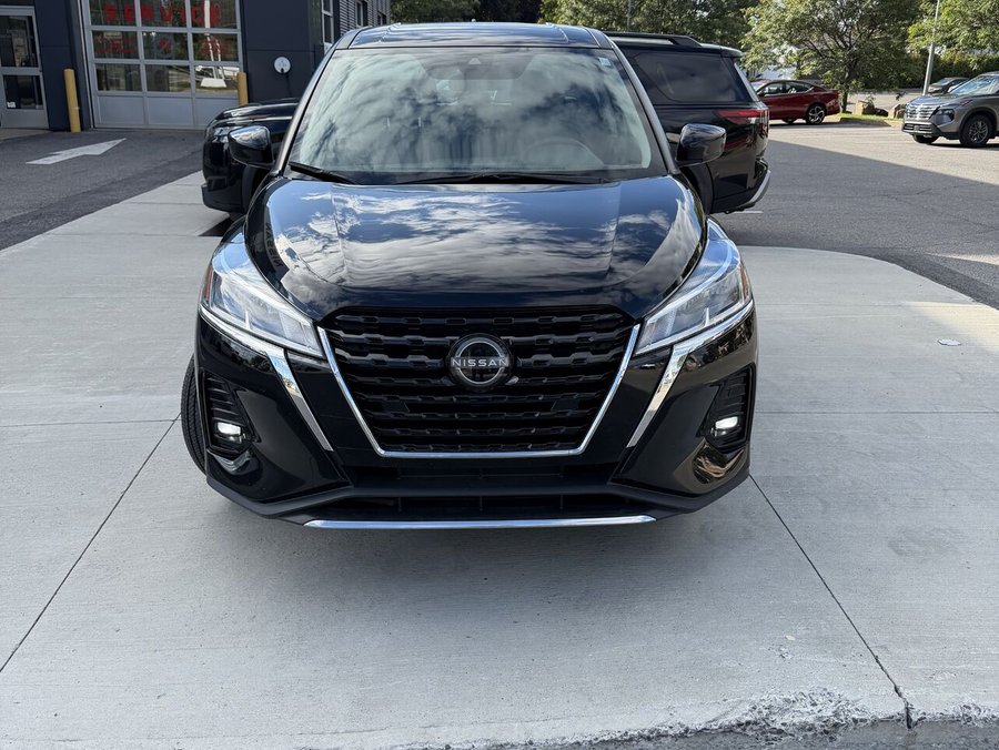 2024 Nissan Kicks S TA Black