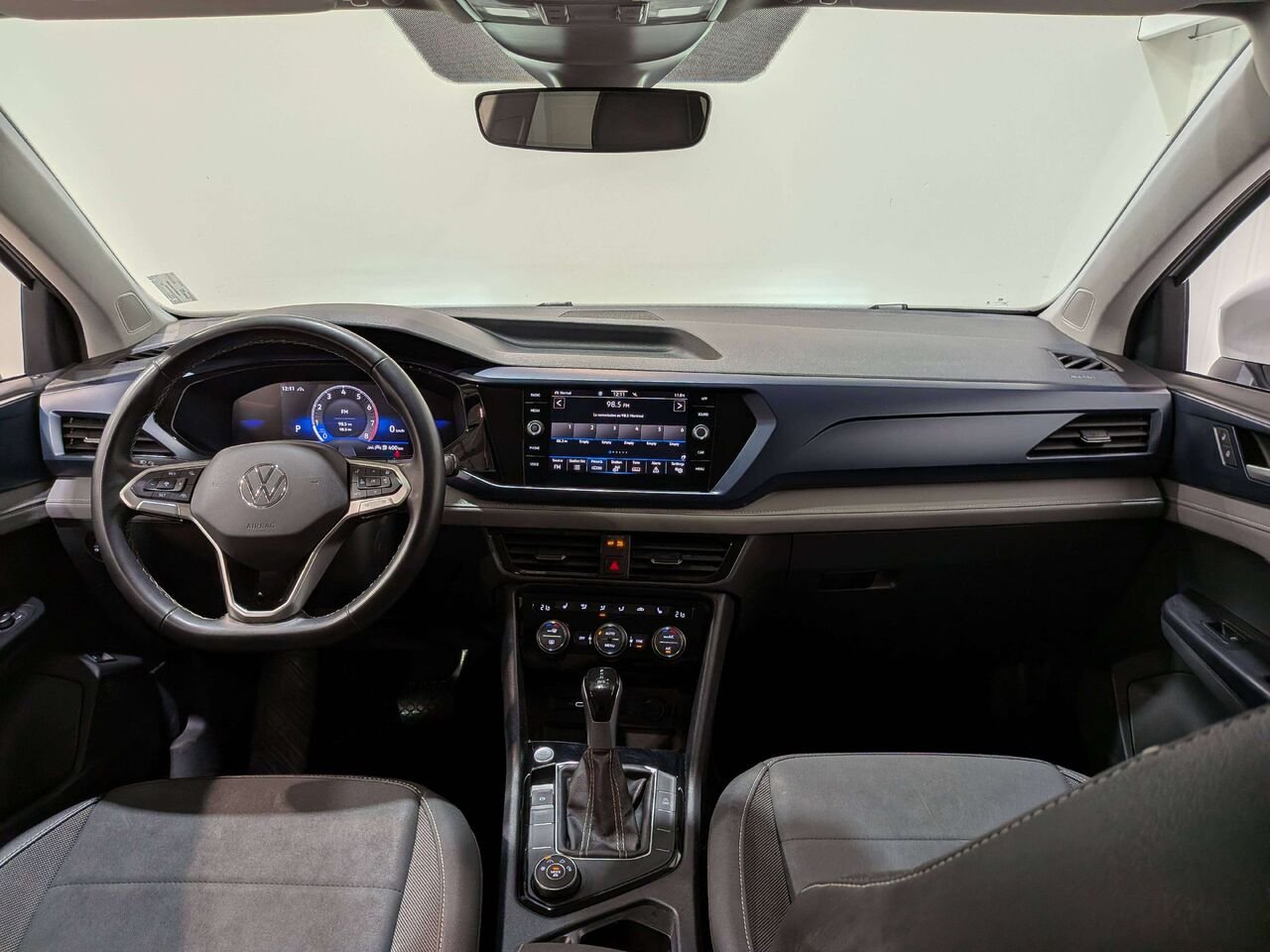 2024 Volkswagen Taos Comfortline 4MOTION White Val-David - photo #11