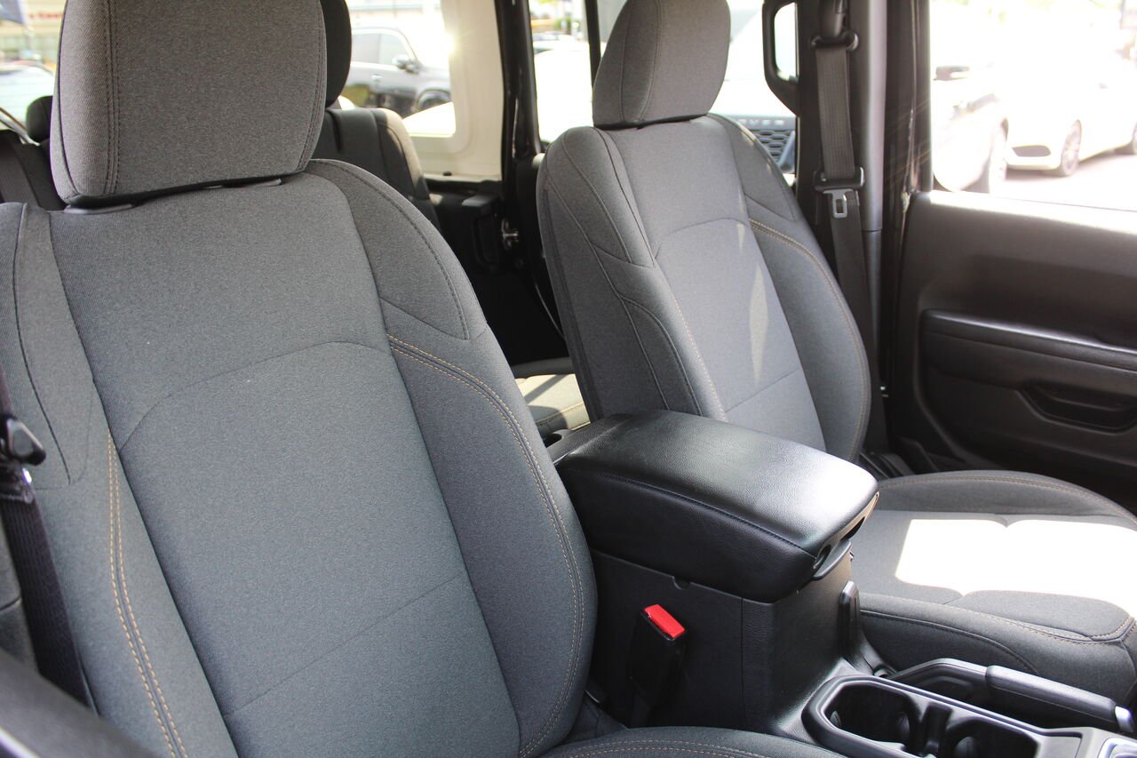 2024 Jeep Wrangler 4xe VIN: 1C4RJXN61RW131569 Black Sainte-Rose - photo #10