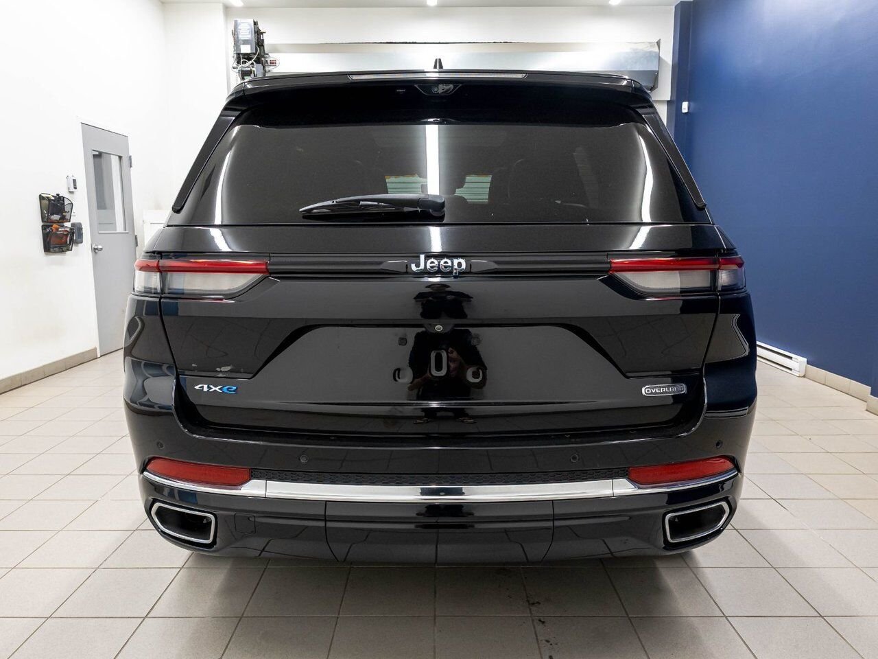 2023 Jeep Grand Cherokee 4xe OVERLAND 4X4 *TOIT* NAV CUIR SIÈGES VENT PROTECH 3 Black Saint-Jérôme - photo #8