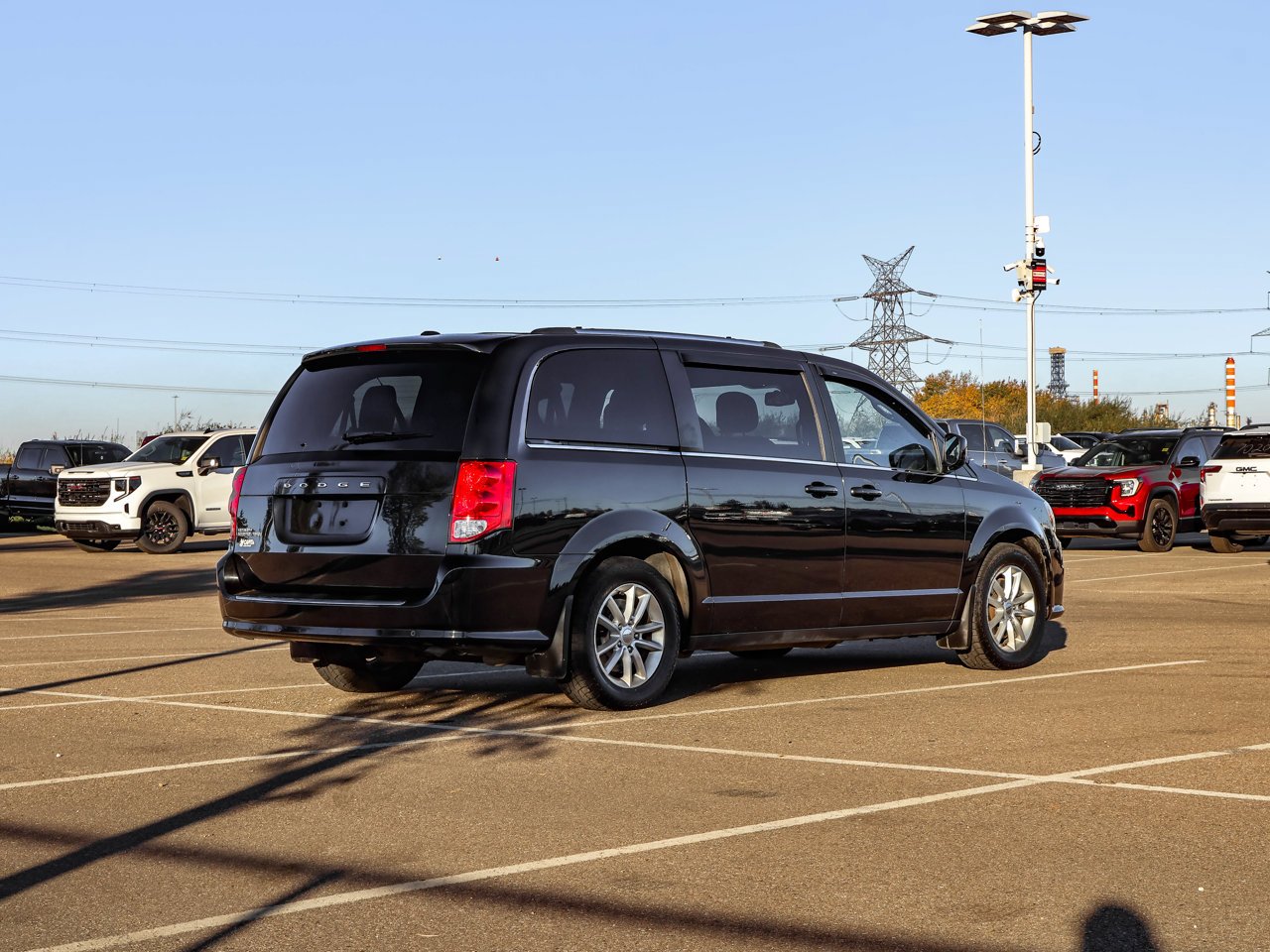 2020 Dodge Grand Caravan Premium Plus 2WD Black Sherwood Park - photo #7