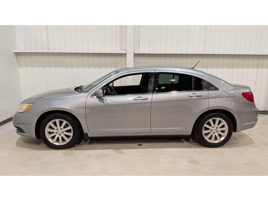 2013 Chrysler 200 4dr Sdn LX Silver Val-David - photo #3