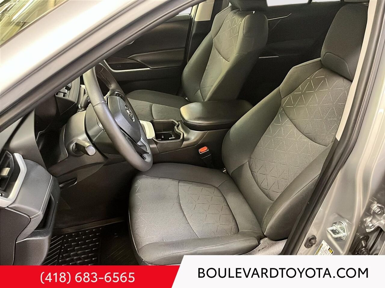 Toyota RAV4 531852-48 | XLE, HYBRIDE, AWD 2023 Argent Québec - photo #8
