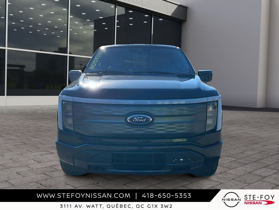 Ford F-150 Lightning LARIAT STANDARD RANGE LARIAT cabine SuperCrew 4RM caisse de 5,5 pi 2023 Noir